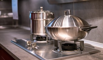 News-江门市振辉国际有限公司-Why should I choose stainless steel for cookware?